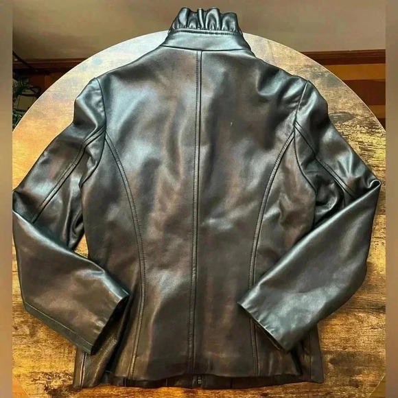 DKNY Donna Karan New York| ladies lambskin moto style leather jacket. Size: S - Picture 5 of 16